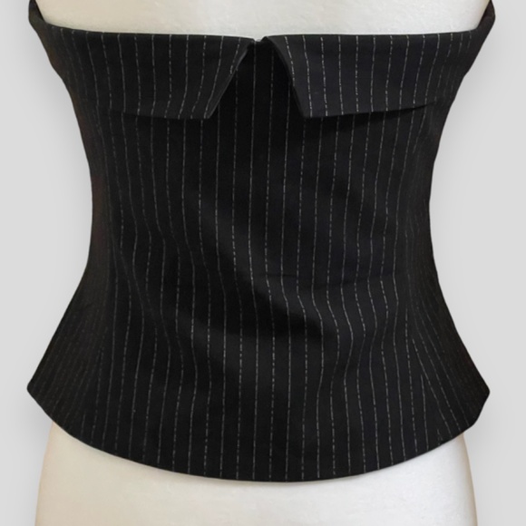 BEBE ZIPPER FRONT TAILORED PINSTRIPE BUSTIER Size 6 NWT SOLD OUT - Picture 7 of 11